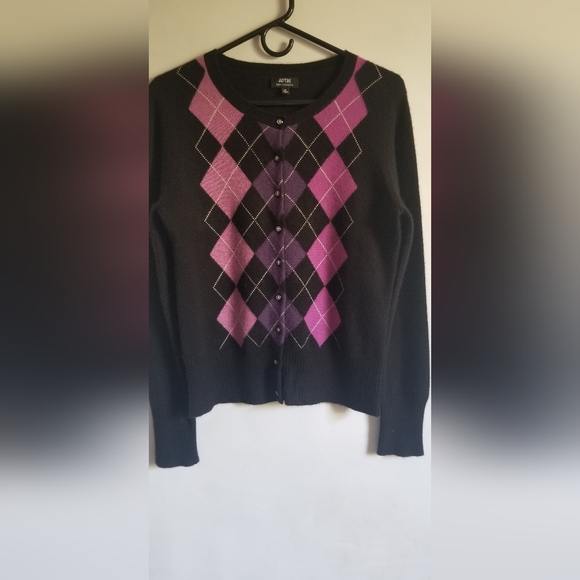 Women's Apt.9 100% cashmere cardigan SzM black with purple argyle pattern - Picture 13 of 16